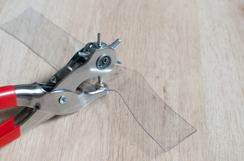 diy transparent ankle cuffs 020