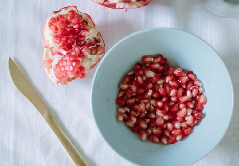 How to Deseed a Pomegranate
