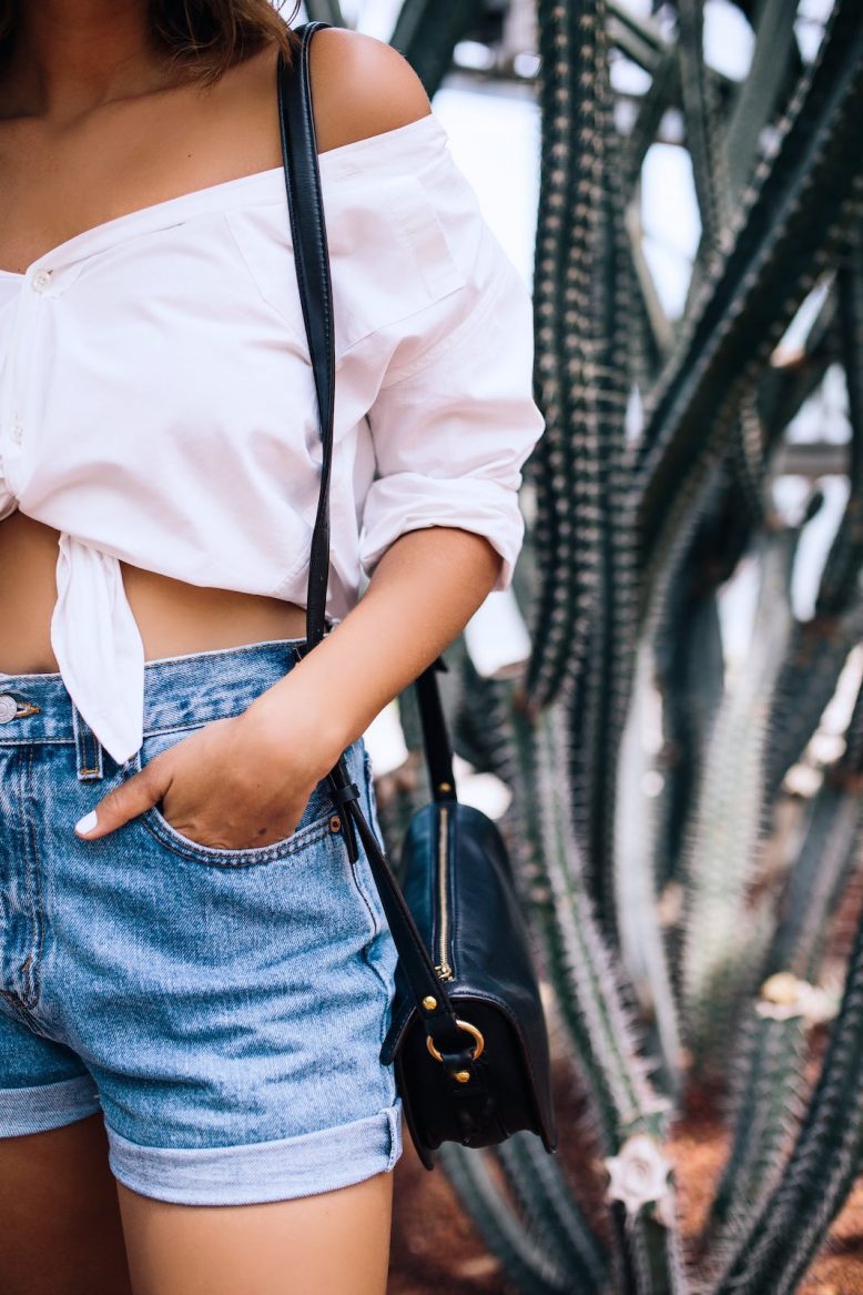 DIY off the shoulder shirt DIY off the shoulder shirt