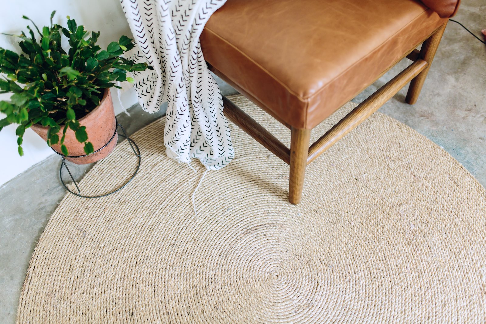 DIY Round Rope Rug | Geneva Vanderzeil