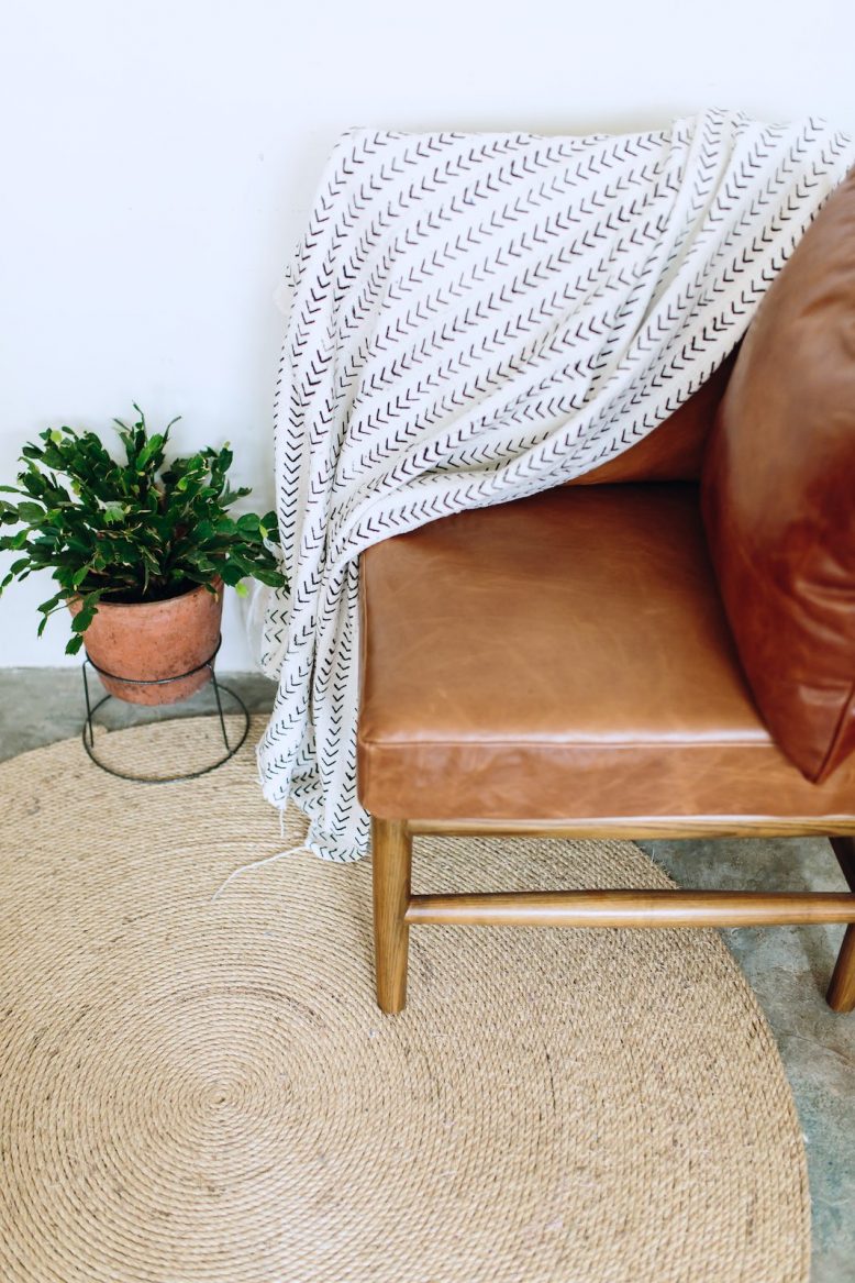 12 Easy Fabric & Rope DIY's To Update Your Space 12 Easy Fabric & Rope DIY's To Update Your Space