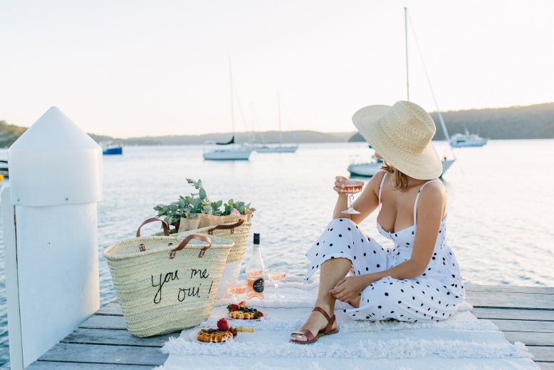 DIY Embroidered Picnic Tote