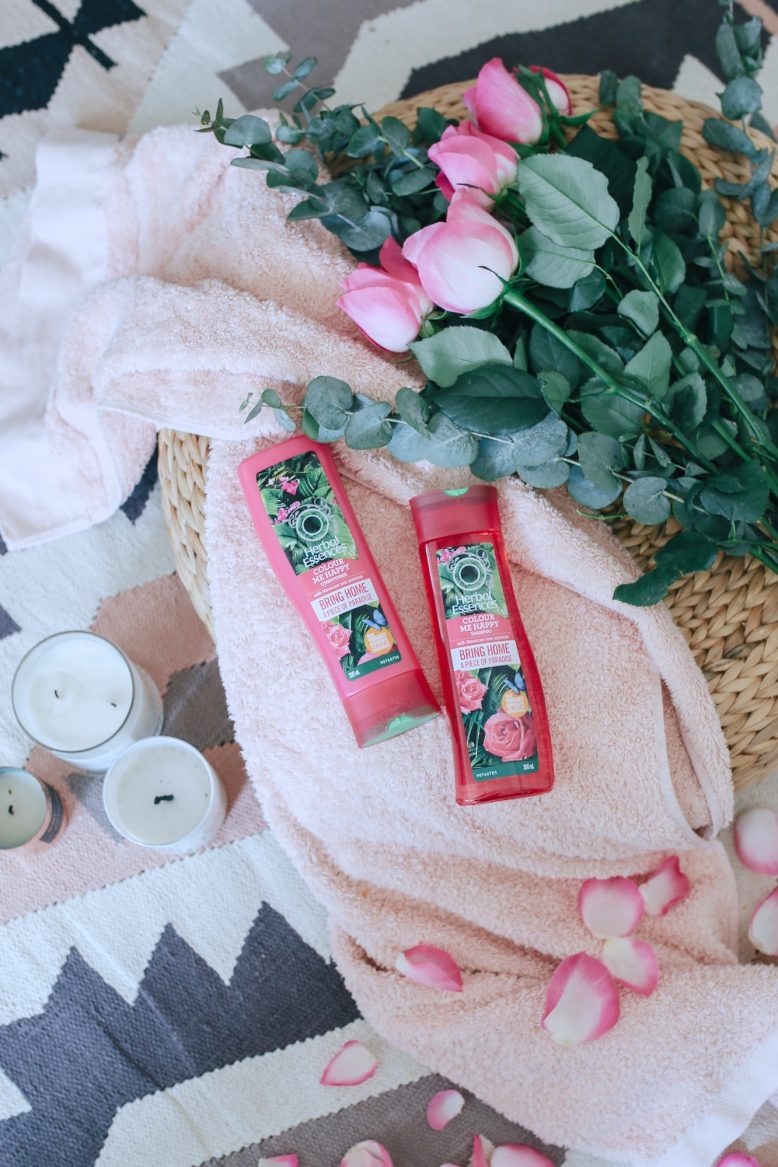 DIY Floral Vase Wall Hanging