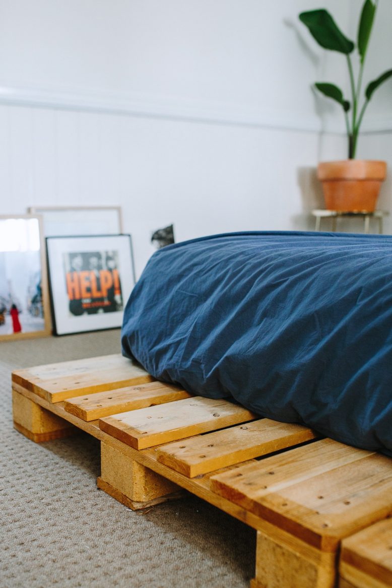 DIY Pallet Bed