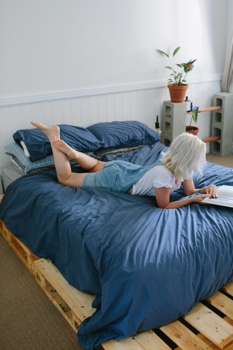 DIY Pallet Bed