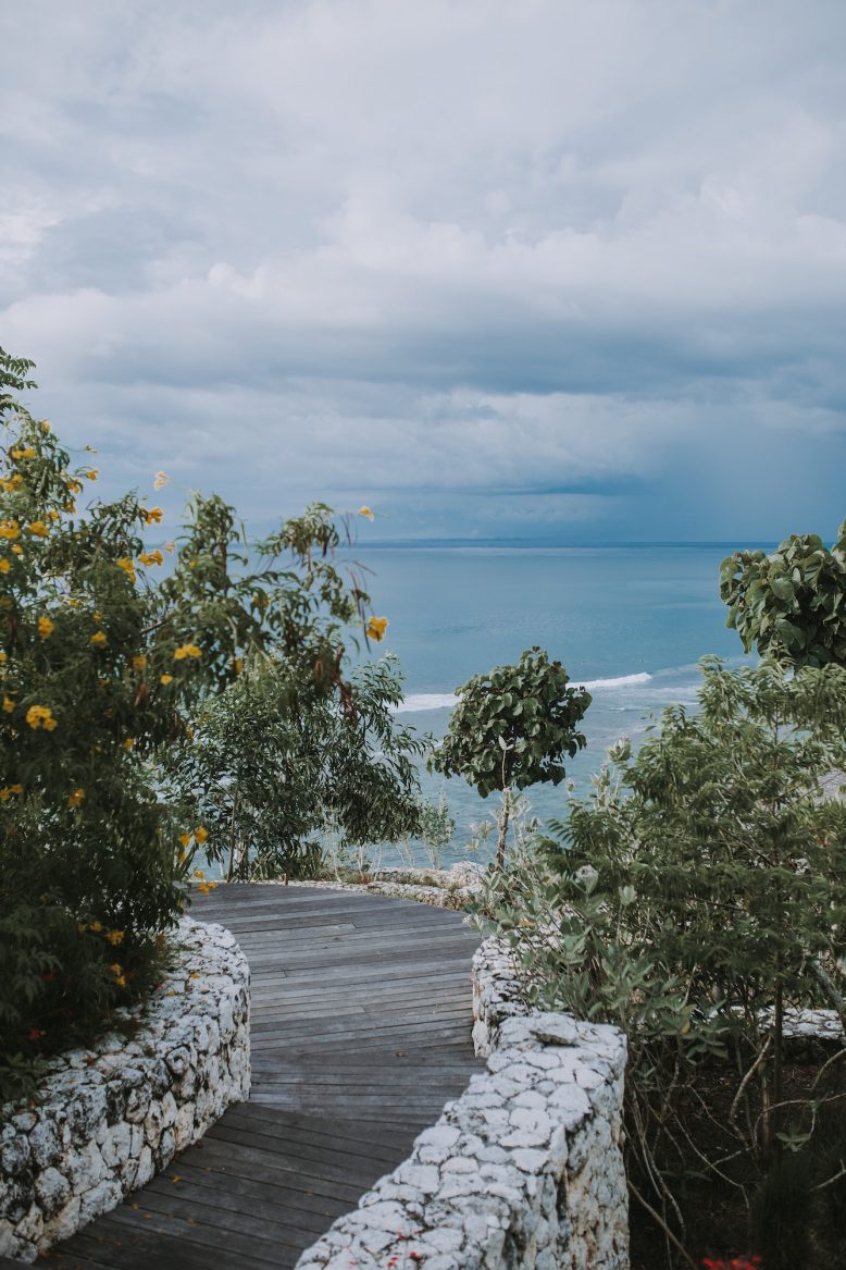 Uluwatu Travel Guide