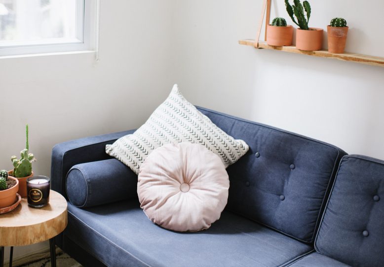 DIY Round Velvet Cushion