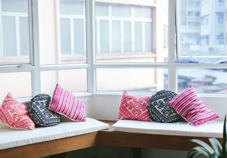 DIY No-Sew Bench Seat Cushions