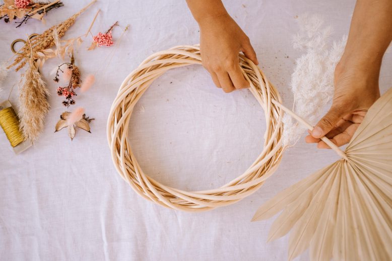 Rattan Inspired Front Door Wreath (10 of 14)