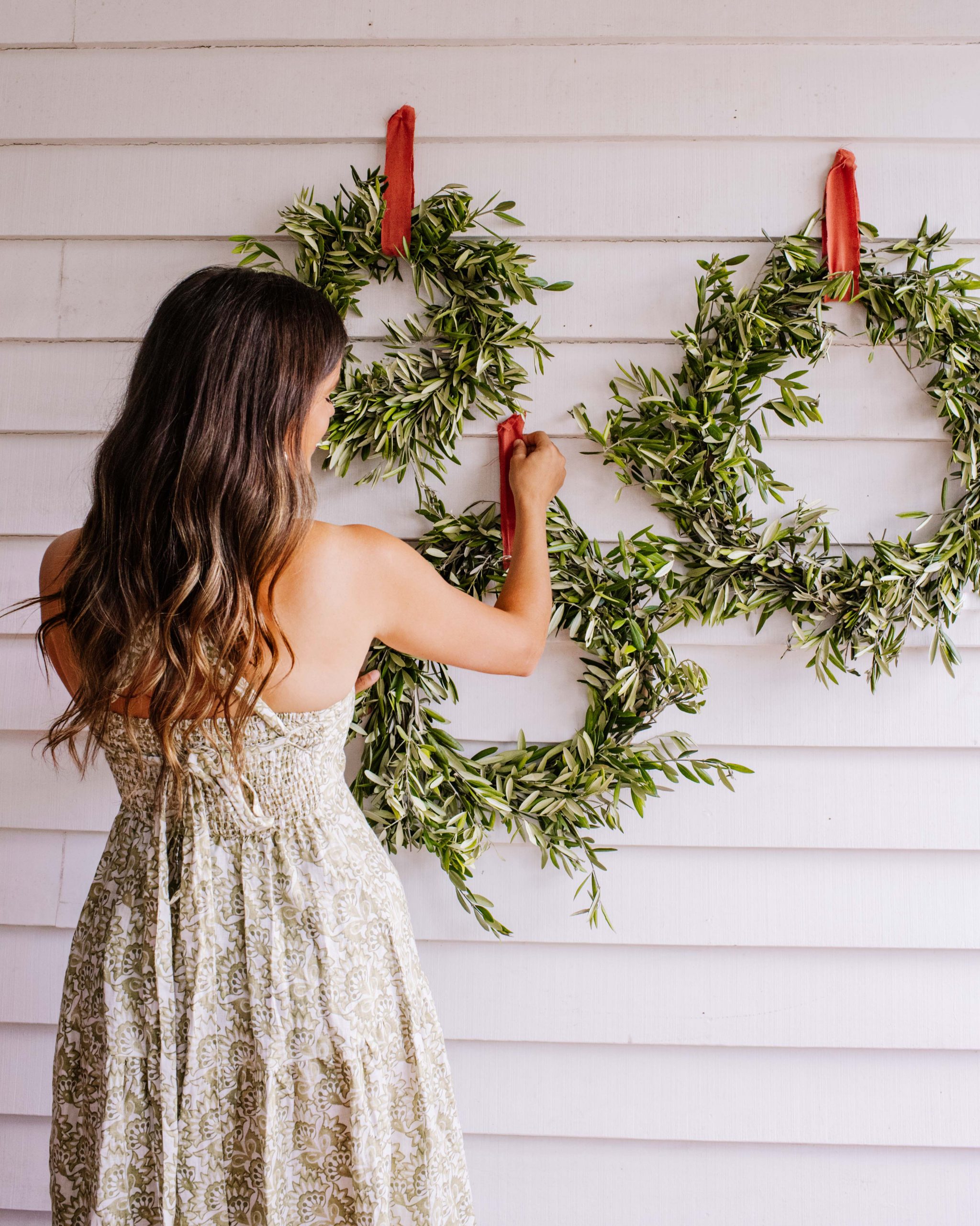 How To Make Christmas Wreaths Using Cardboard