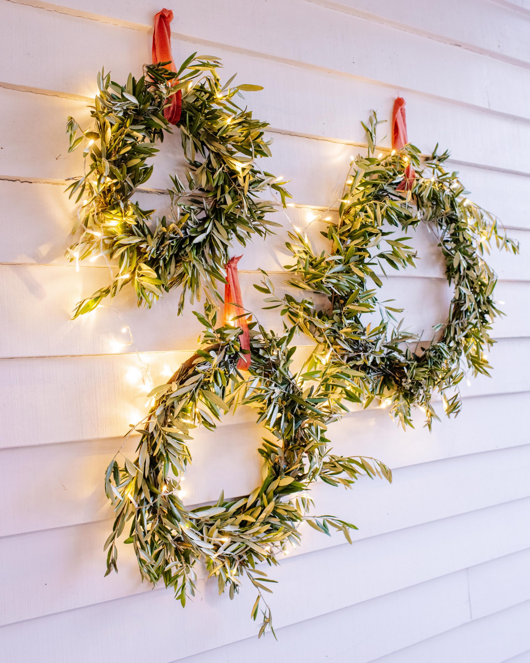 How To Make Christmas Wreaths Using Cardboard